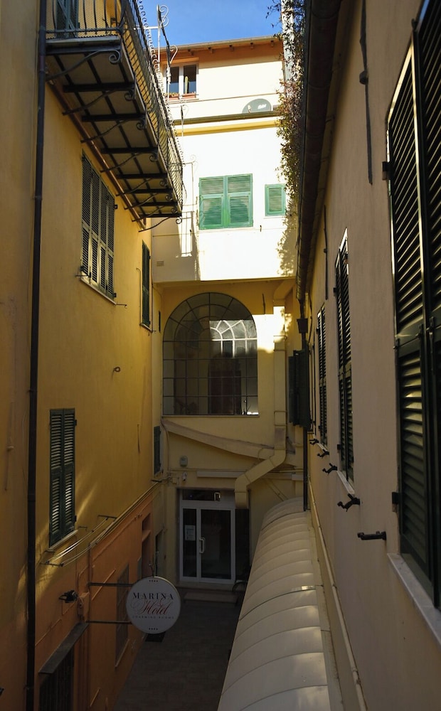Marina Hotel Charming Rooms 43/47