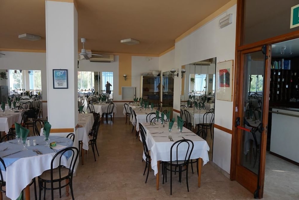 Hotel Caravan 15/21