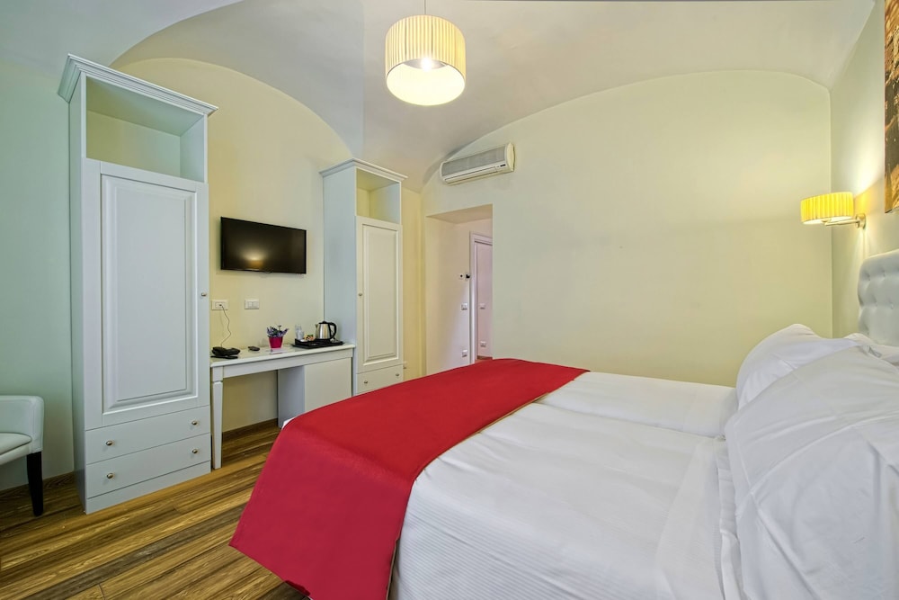 Star Vatican Rooms 24/58
