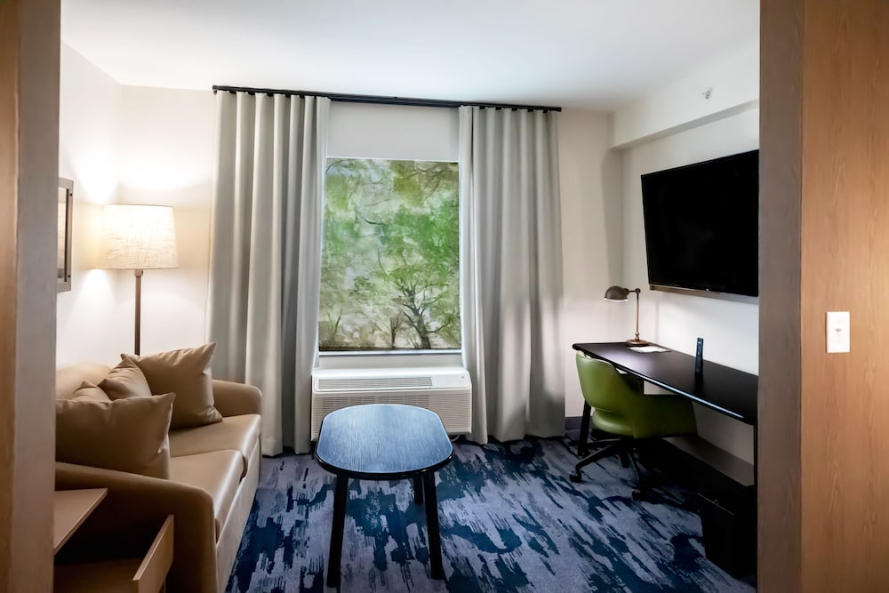 Fairfield By Marriott Inn Suites Louisville Airport 17/19