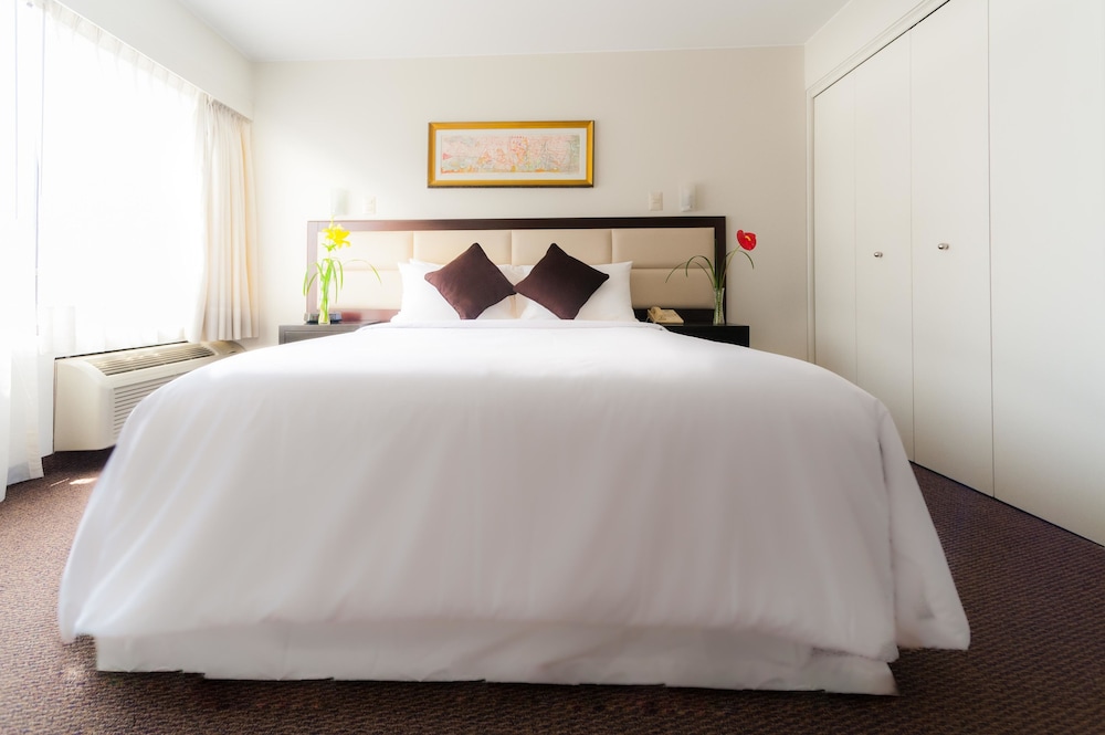 Roosevelt Hotel And Suites 22/65