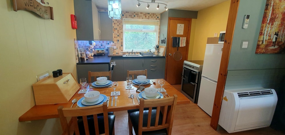 Torcroft Lodges 33/50