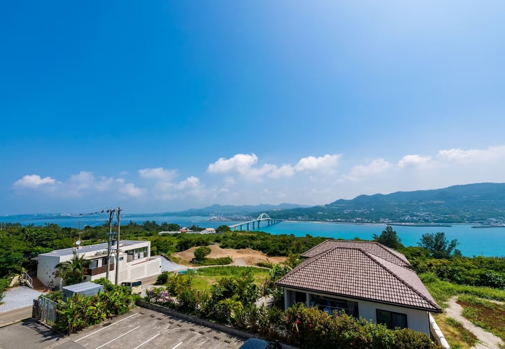 E Horizon Resort Condominium Sesoko 4/50