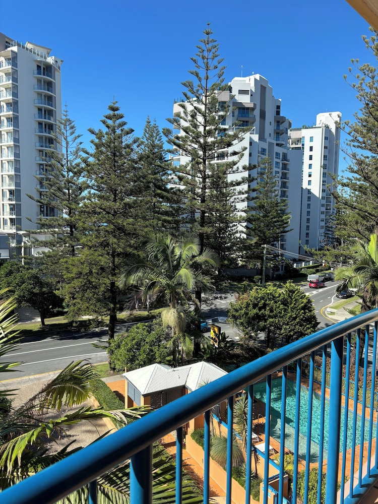San Mateo on Broadbeach 42/51