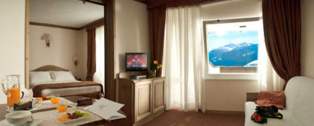 Hotel Alaska Cortina 38/60