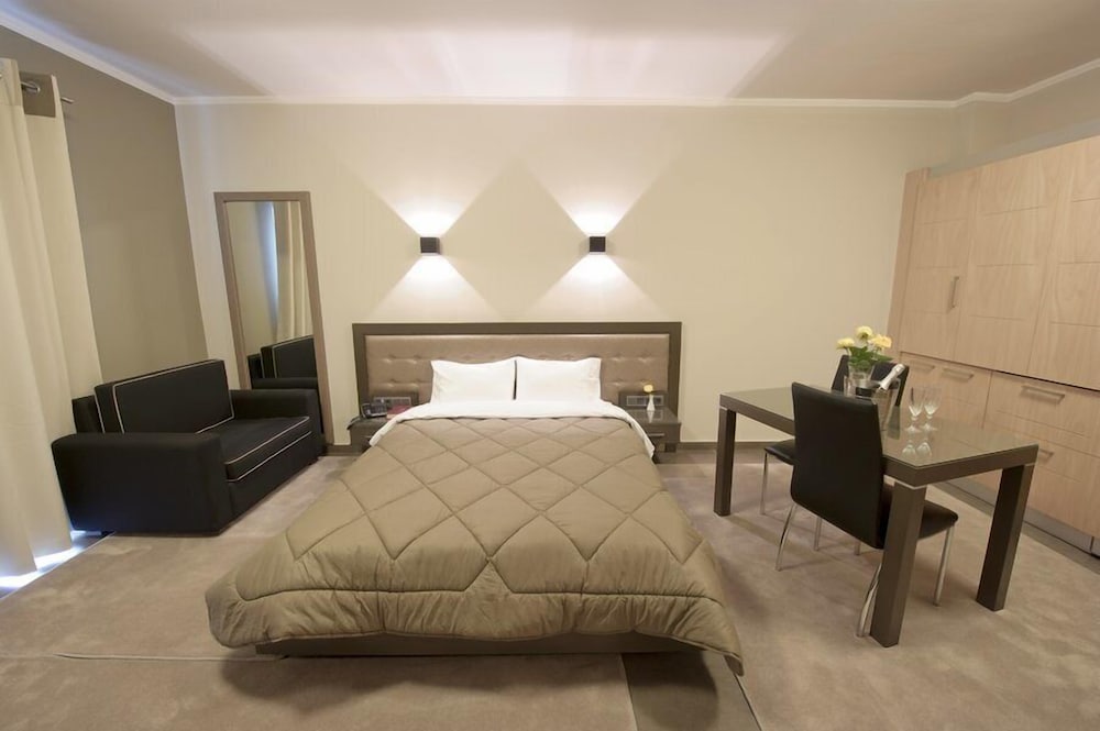 Castello Hotel 19/25