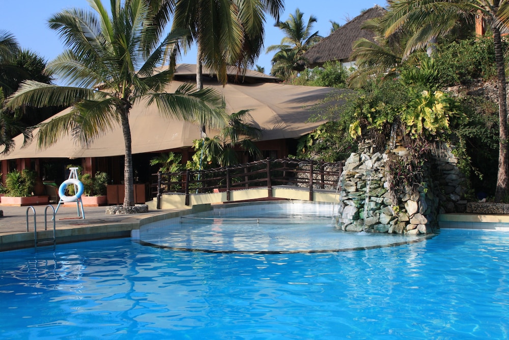 Leopard Beach Resort and Spa in Gombato Bongwe ward