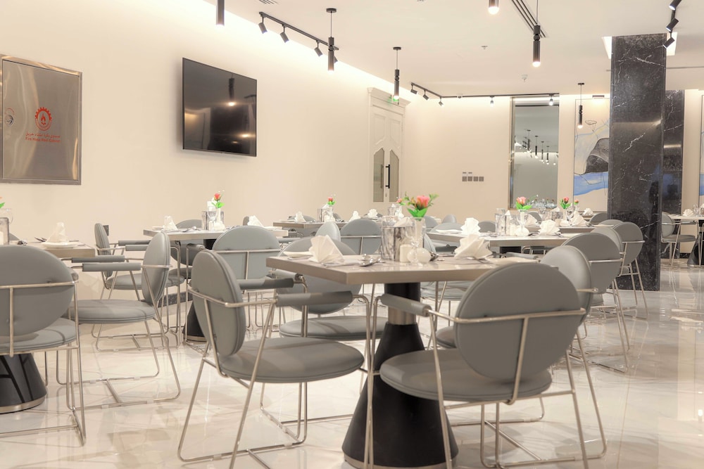 فندق ساس(Four Points by Sheraton Hafar Al Batin) 40/44