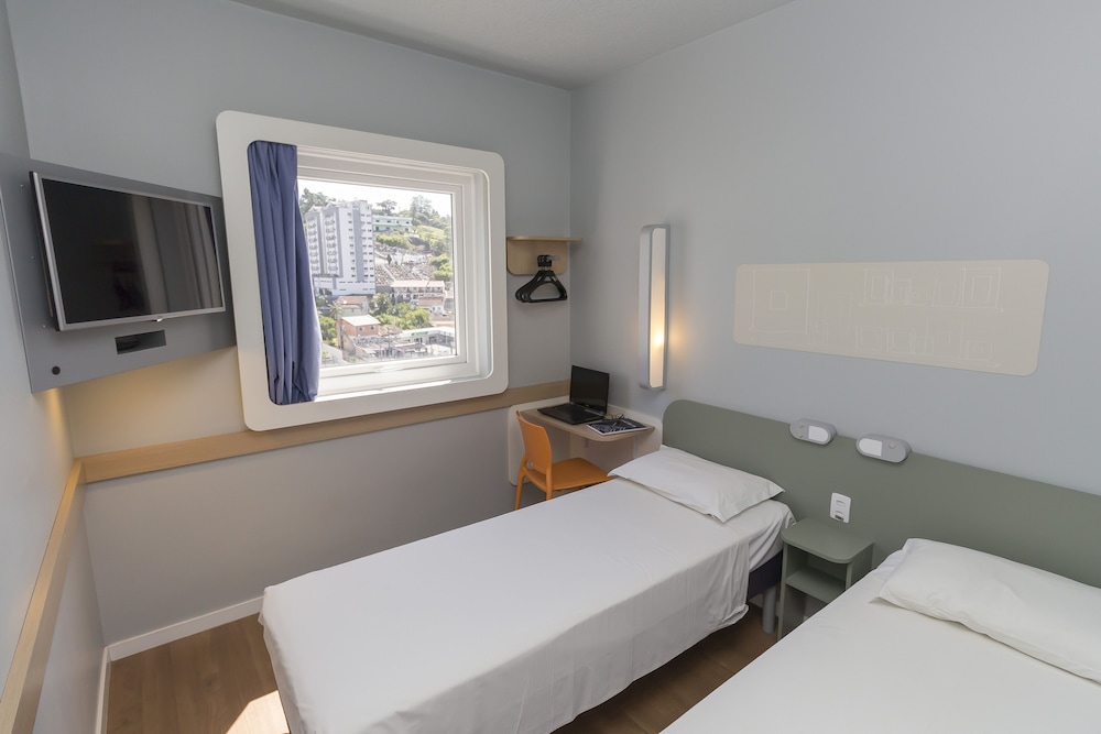 Ibis Budget Blumenau 34/68