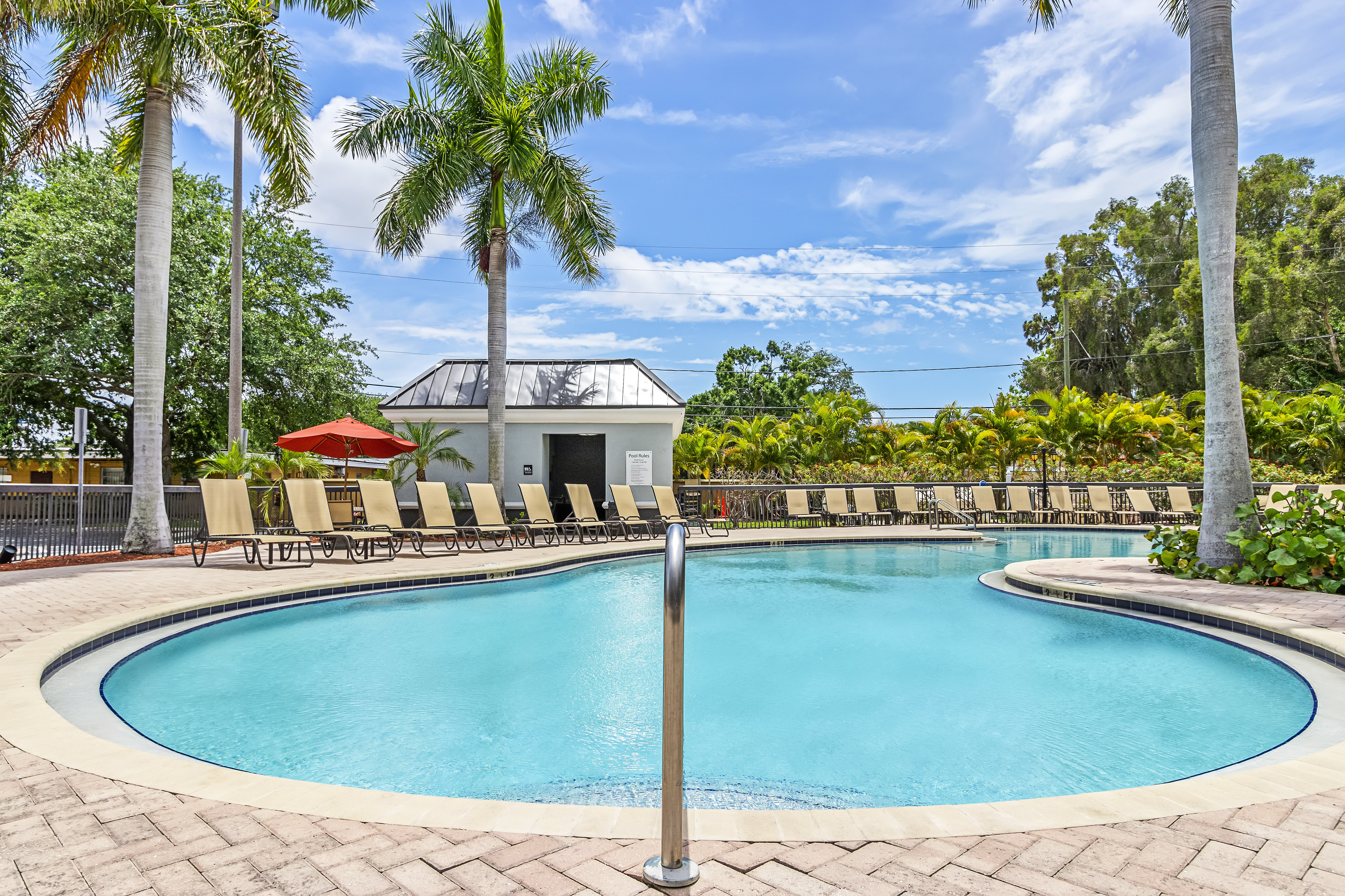 Holiday Inn St. Petersburg West 57/59
