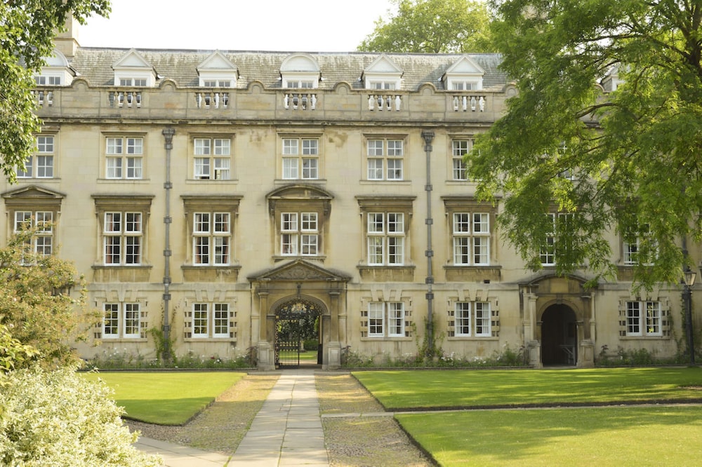 Christ S College Cambridge 7/58