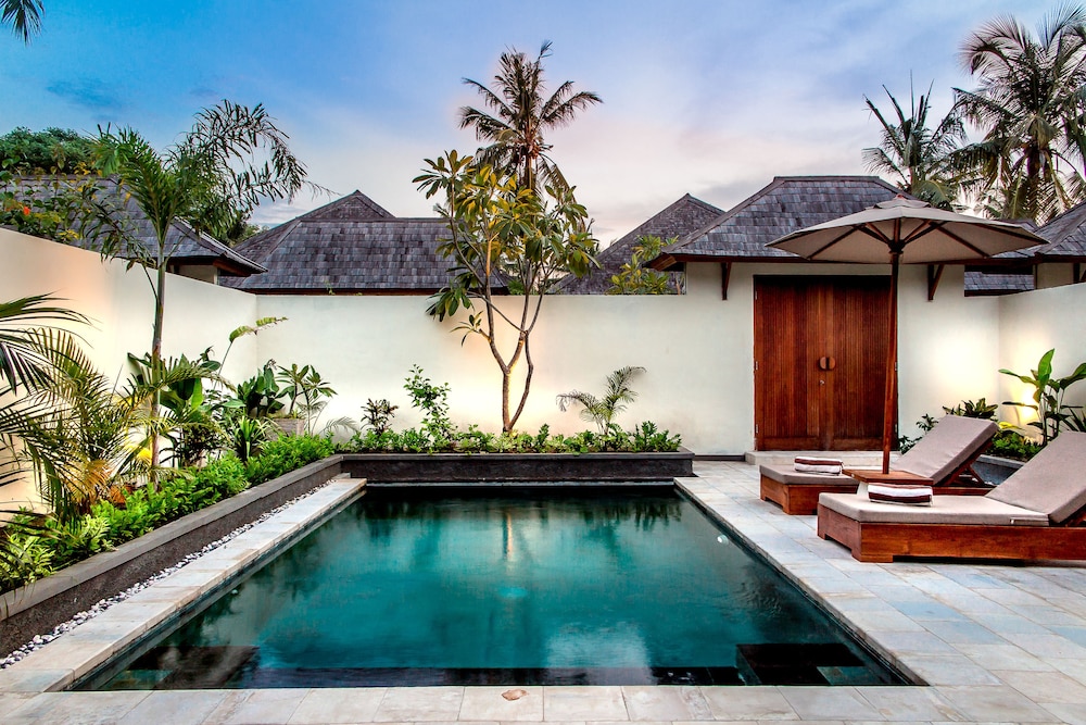 Utara Villas 6/71