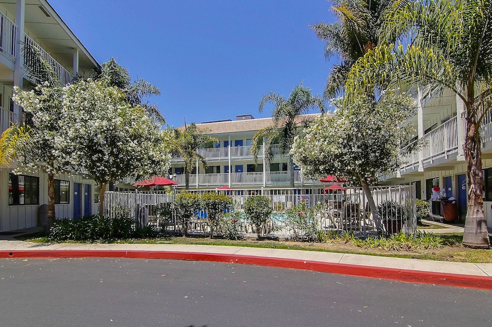 Motel6 Carpinteria, CA - Santa Barbara - North 55/59