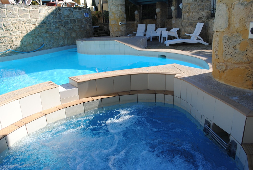 Silver Sands Resort 12/42