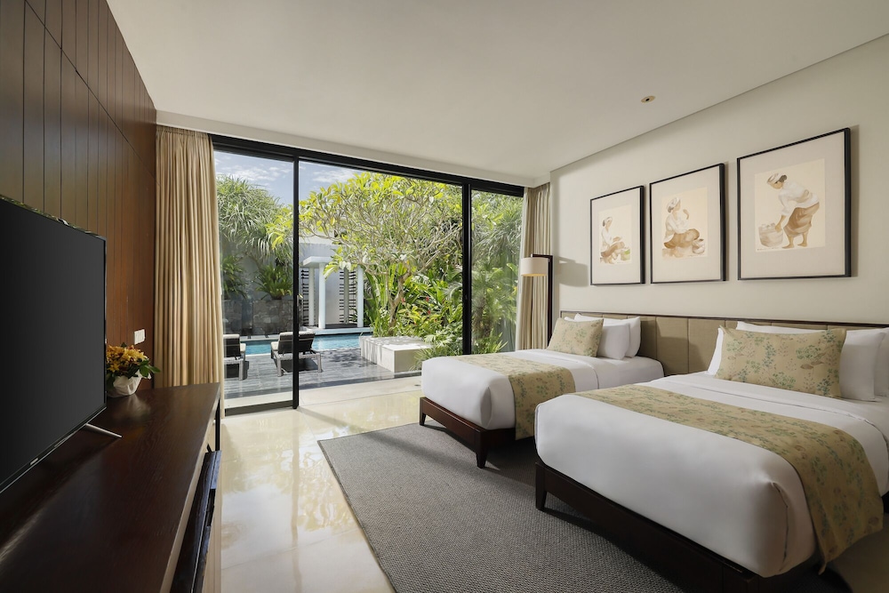 3 BEDROOMS, POOL, VILLA