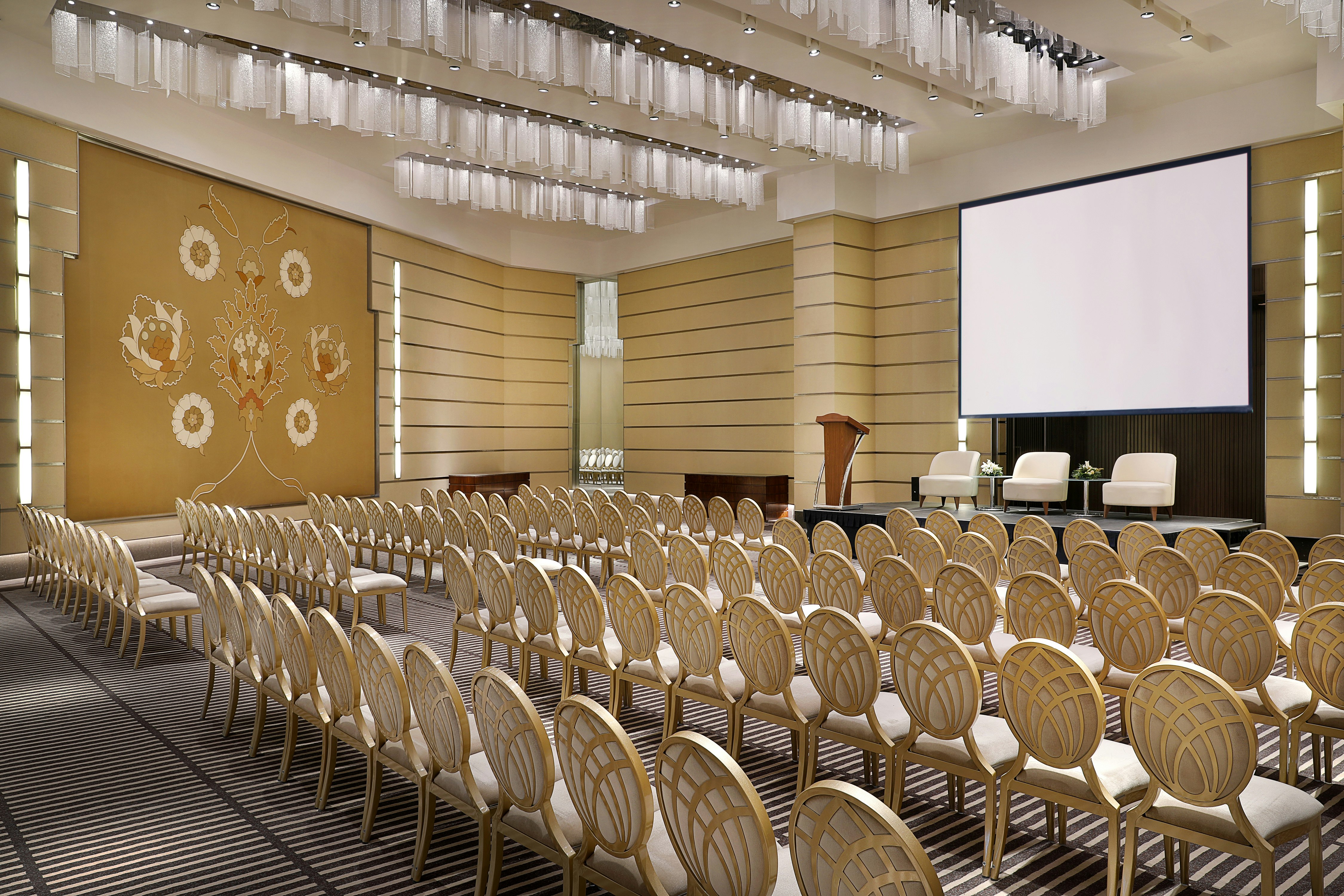 فندق هيلتون الرياض والشقق الفندقيه(Hilton Riyadh Hotel & Residences) 75/82