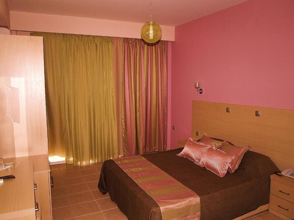 Maranton Beach Hotel 26/55