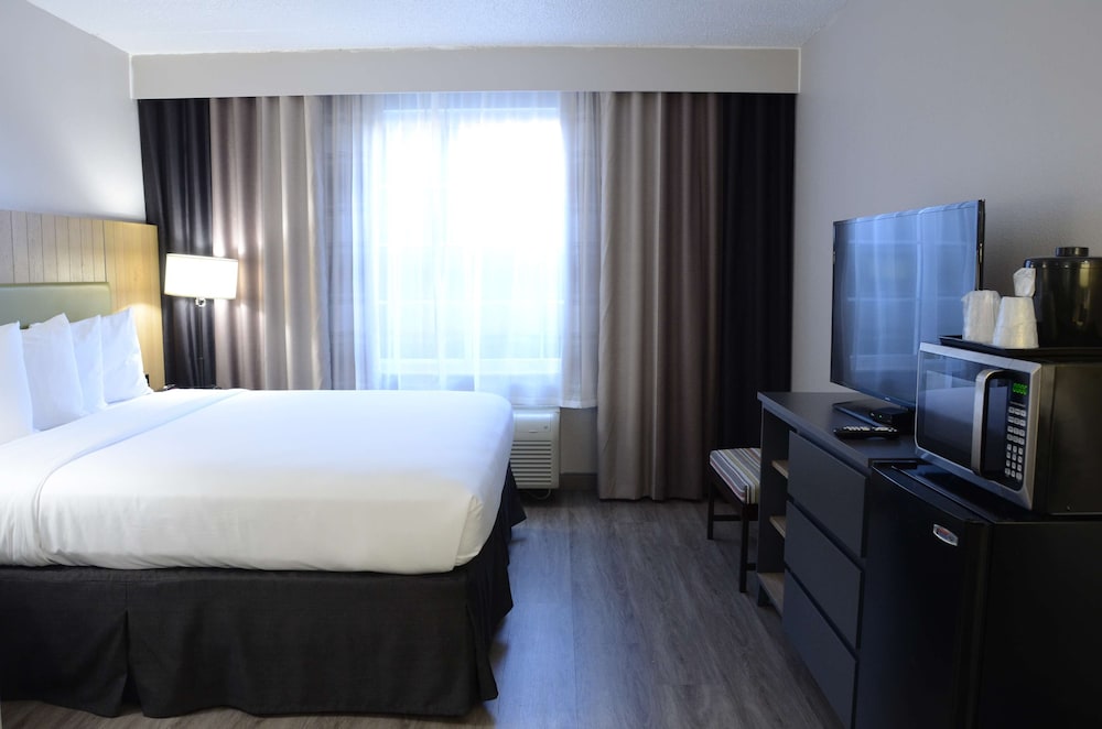 Country Inn & Suites by Radisson, Buford at Mall of Georgia, GA 18/51