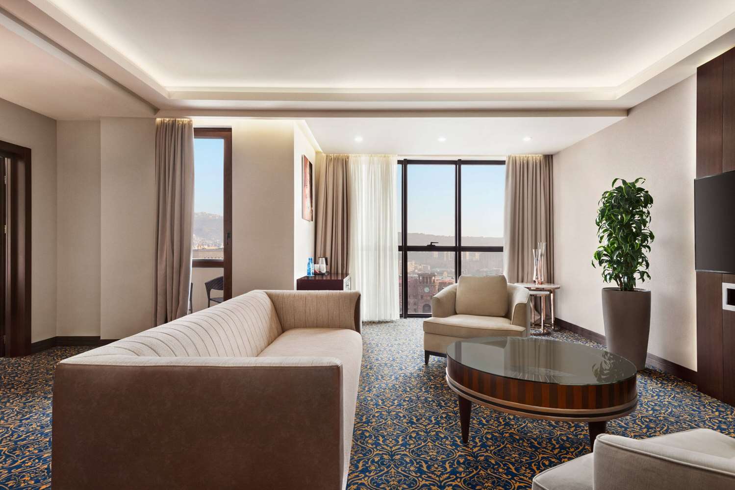 Ramada Hotel and Suites by Wyndham Yerevan 10/45