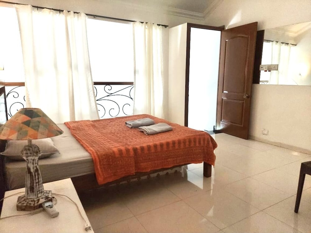 Riviera Hermitage 17/50
