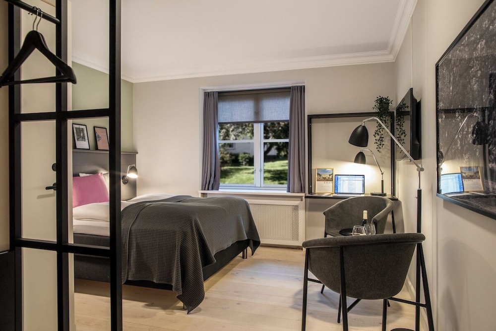 Fredensborg Store Kro 17/66