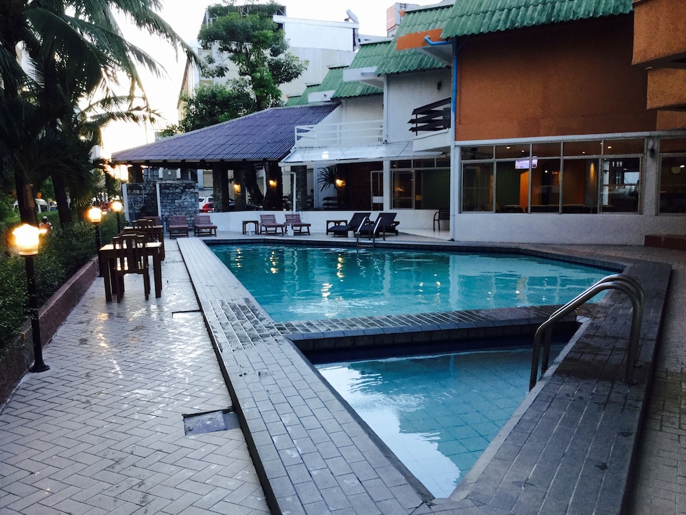 PATTAYA AT NINE 58/60