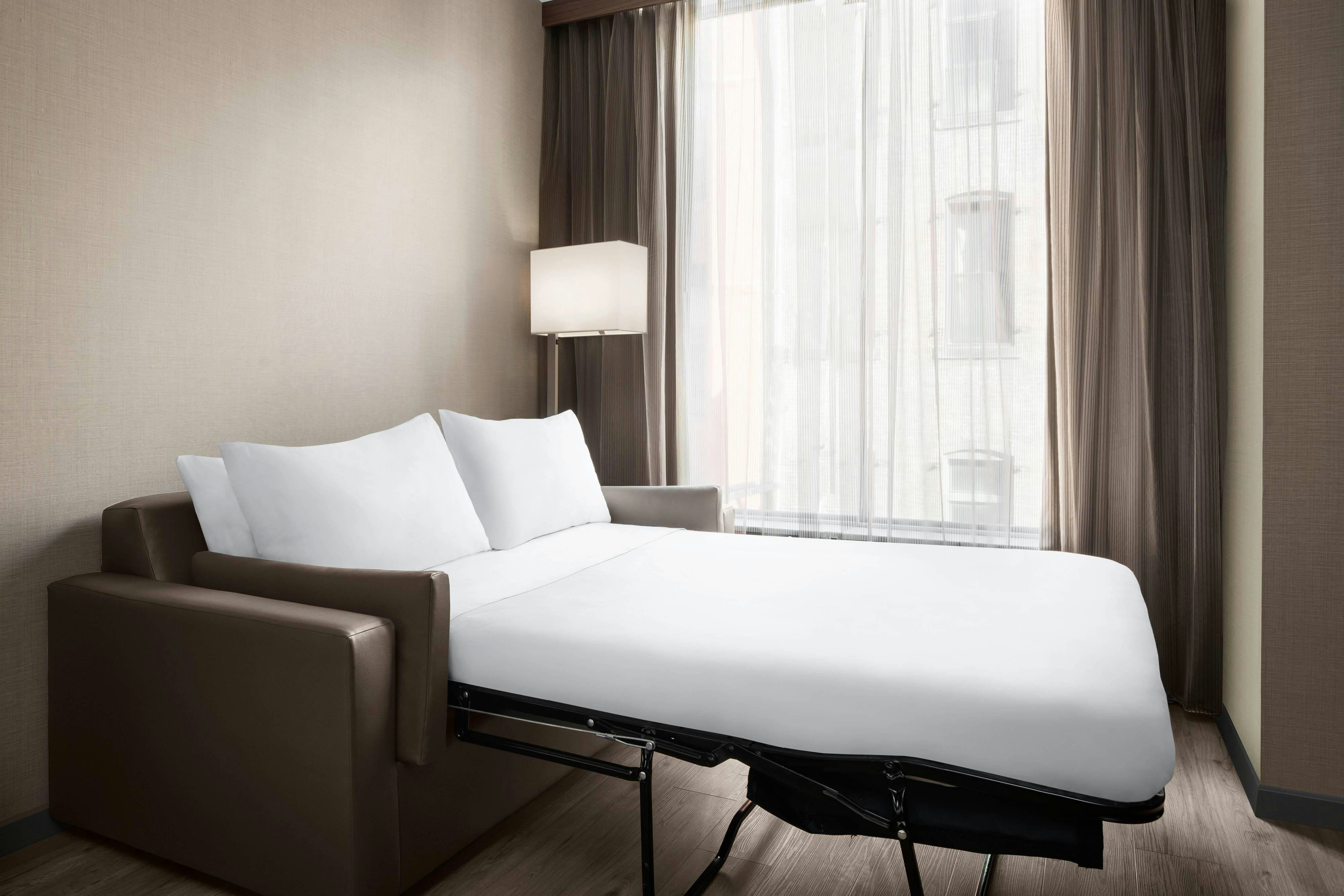 غرفة بسرير كينج، AC Hotel Pittsburgh Downtown 2/3