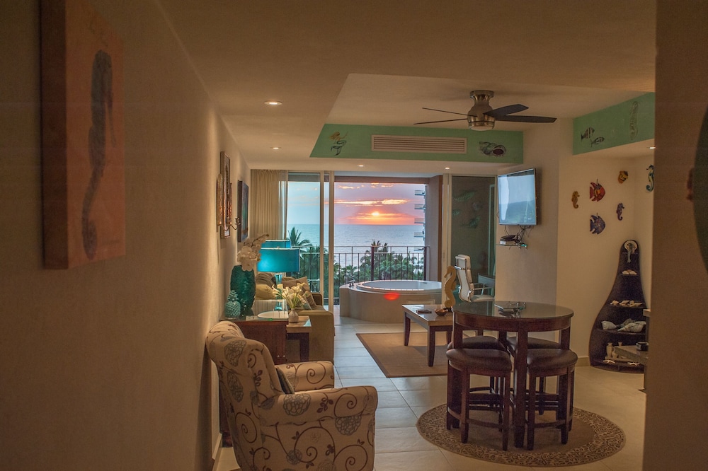 Grand Venetian Condominium 39/50