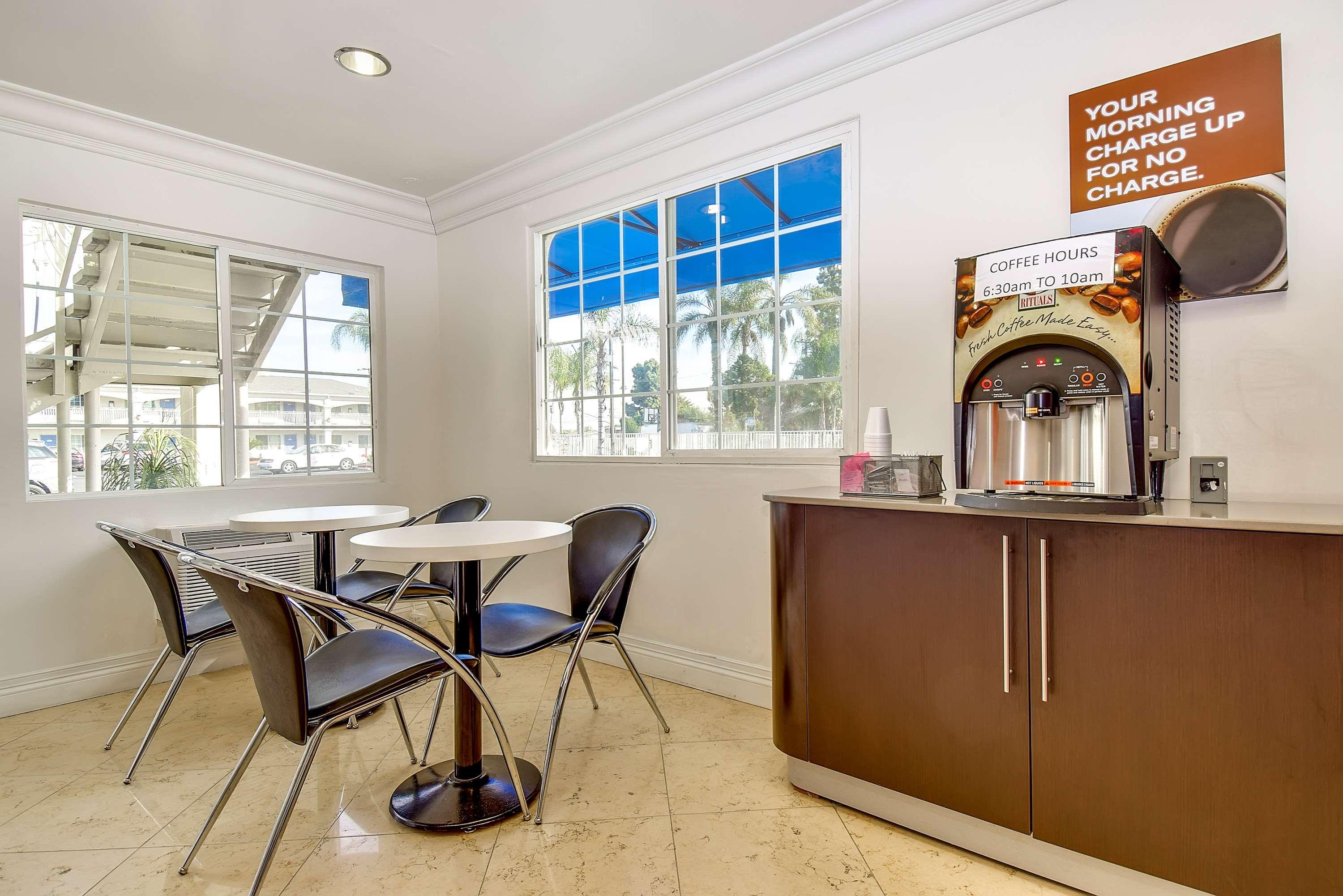 Motel6 Garden Grove, CA 26/40