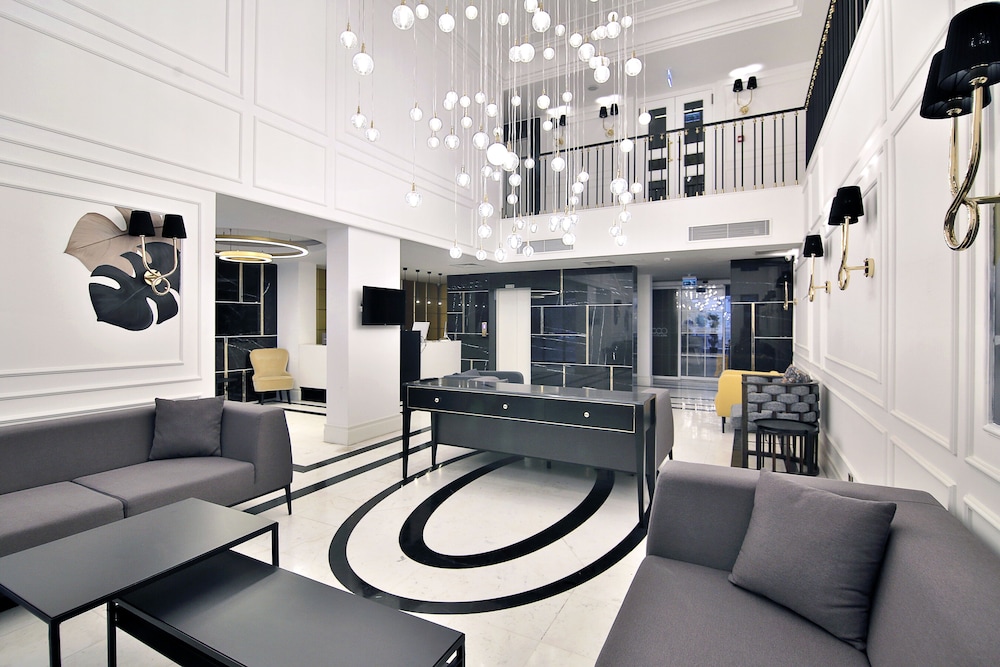 REO Hotel & Spa 50/69
