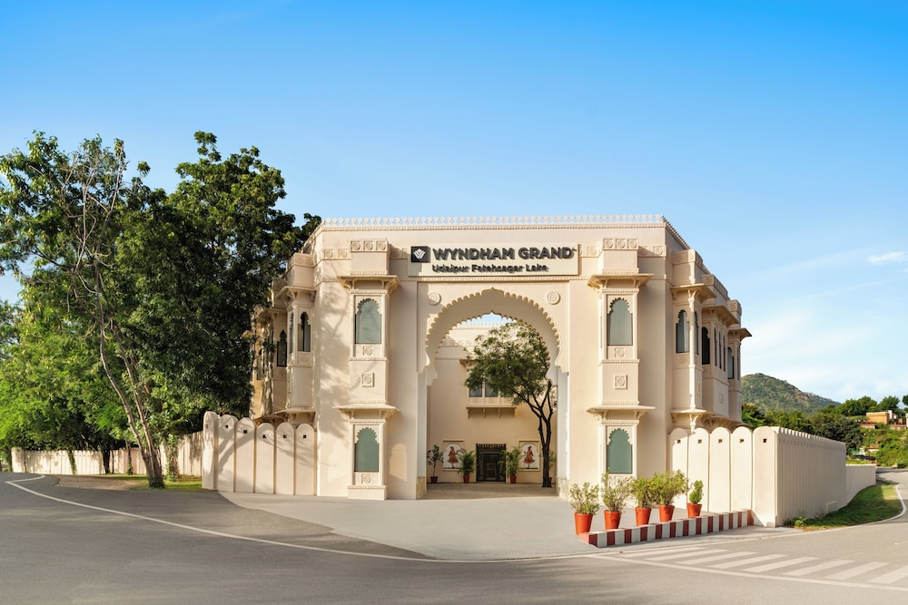 Wyndham Grand Udaipur Fateh Sagar Lake 57/66