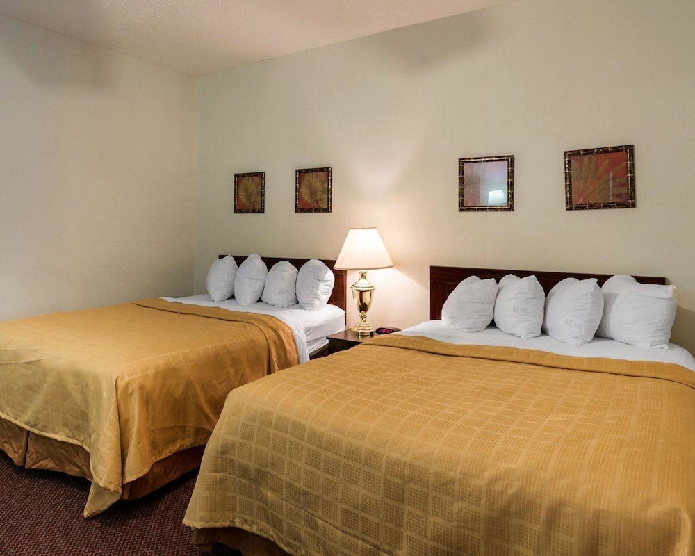 Quality Inn Robinsonville, MS 9/33