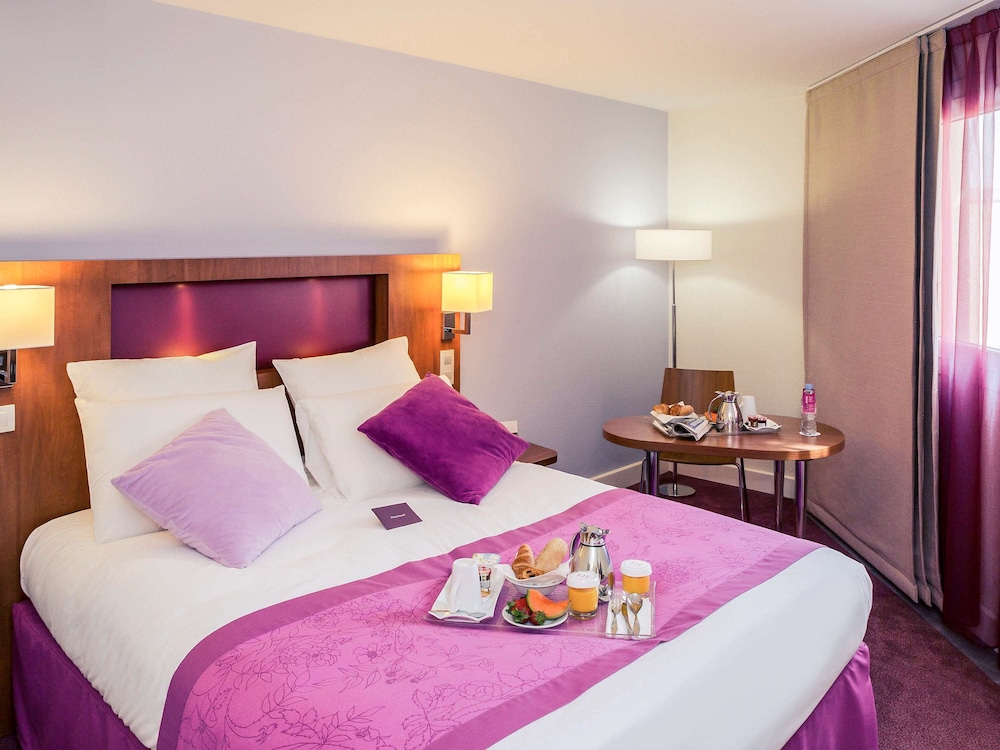 PRIVILEGE, DOUBLE BED