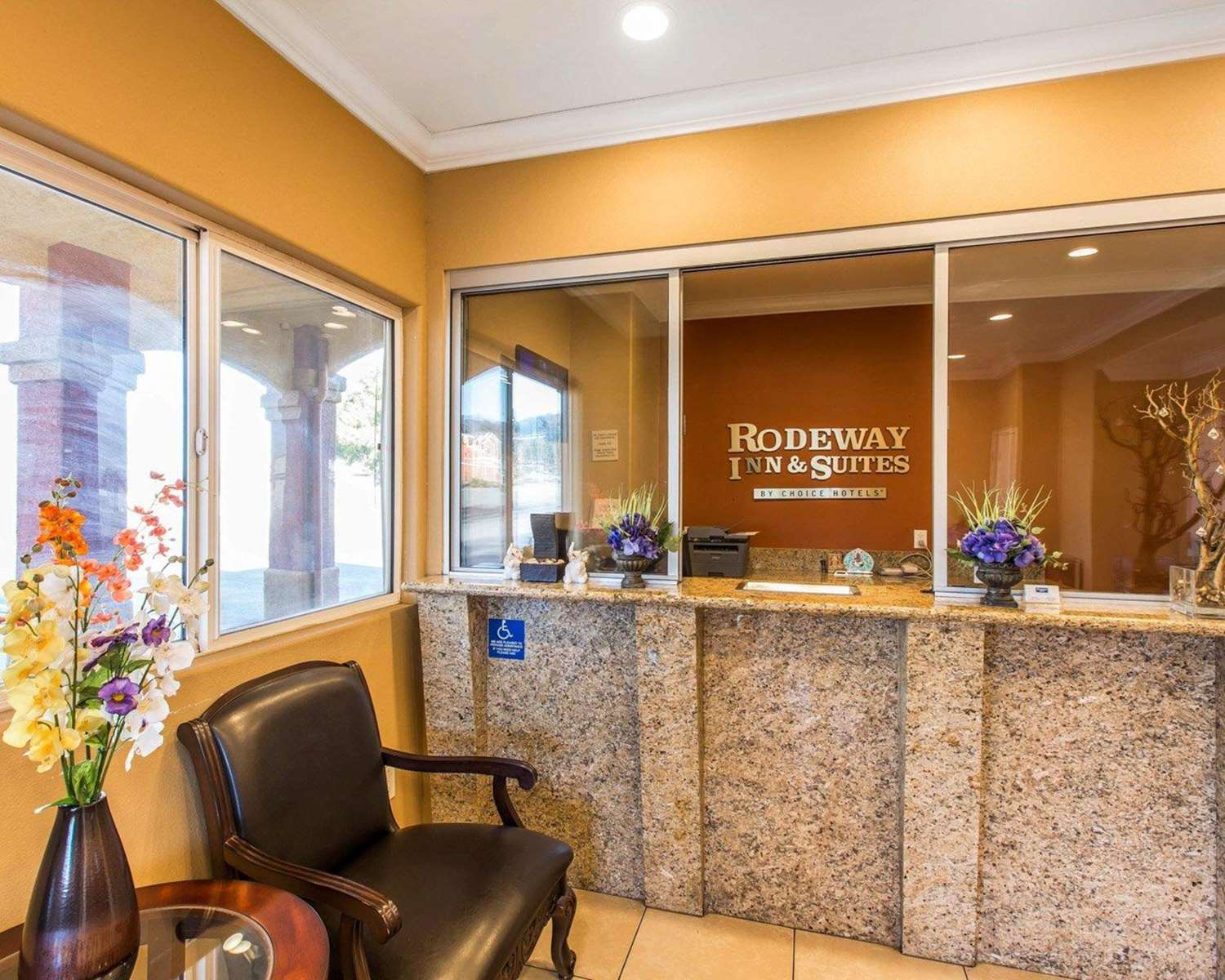 Rodeway Inn and Suites Corona 11/39