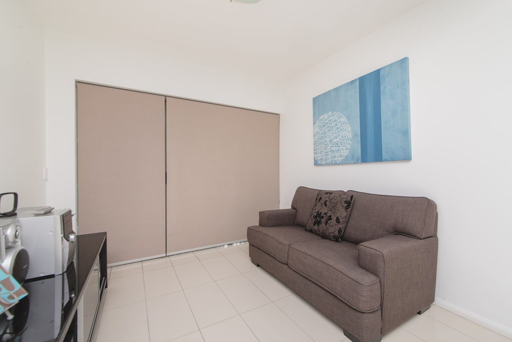 Beaches On Lammermoor Apartments 30/61