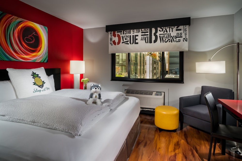 URBAN, KING BED
