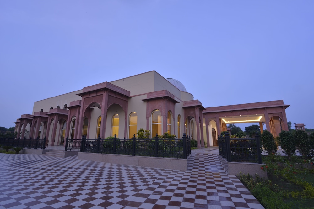 Orchha Palace and Convention Centre 2/50