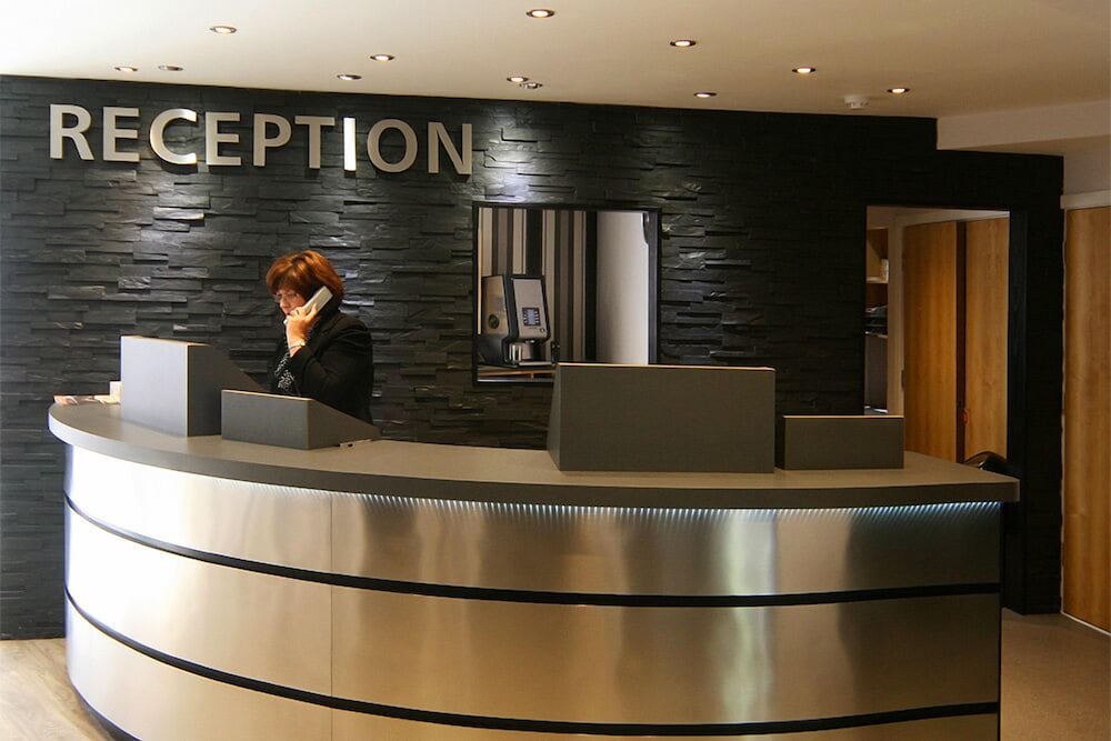 Damon S Hotel 1/33