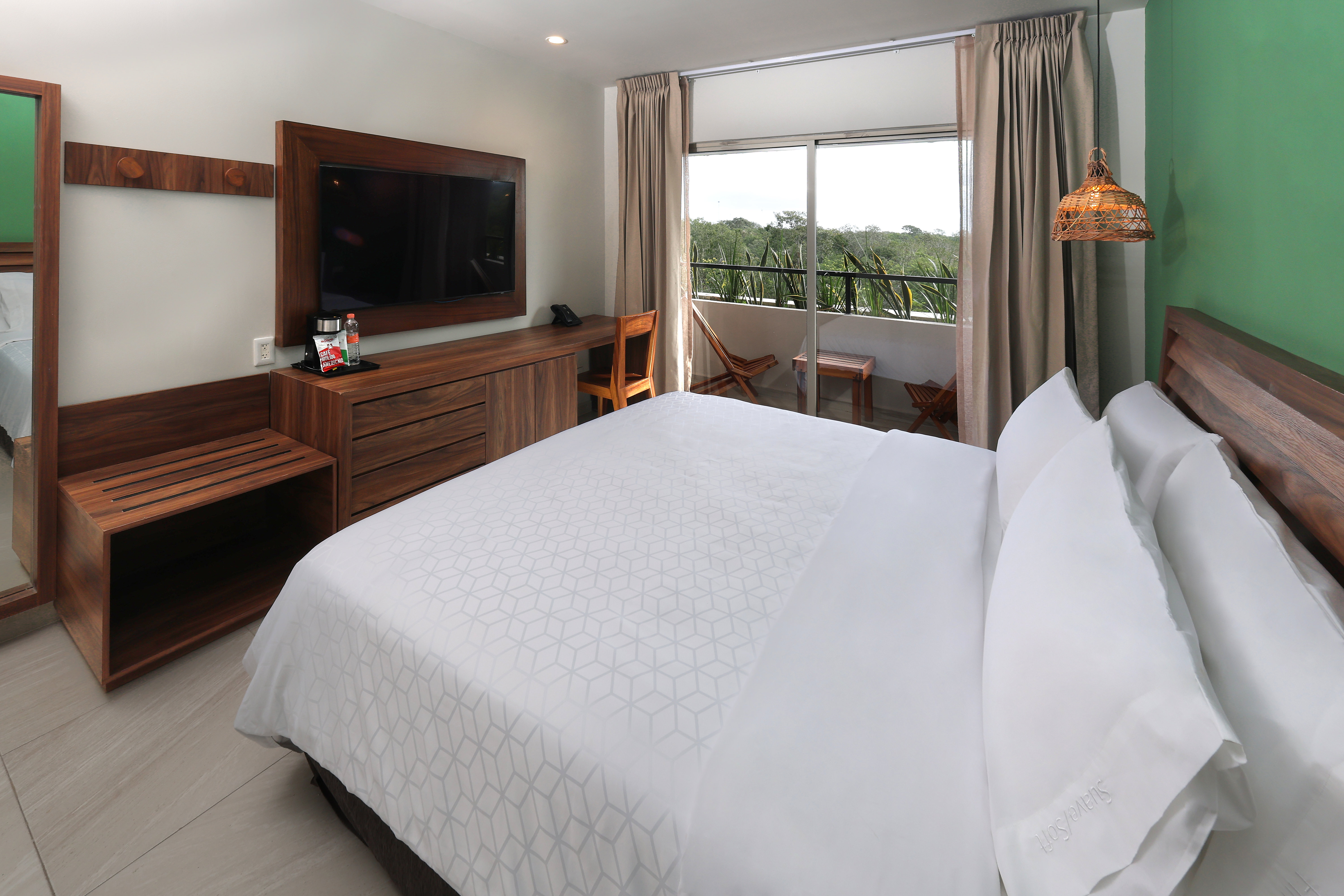 Standard, King Bed, Jungle View