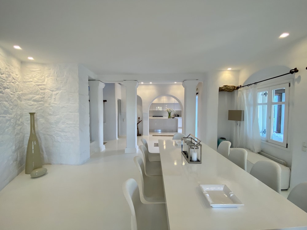 Villa Alessandra 9/50