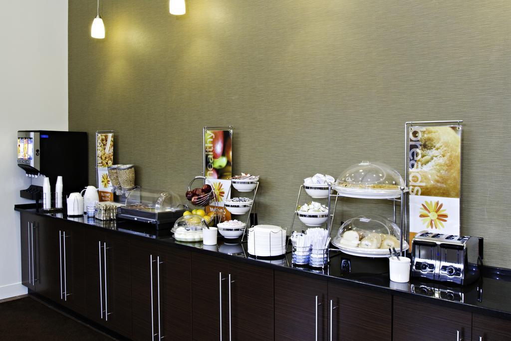 Sleep Inn & Suites Downtown Inner Harbor 13/30