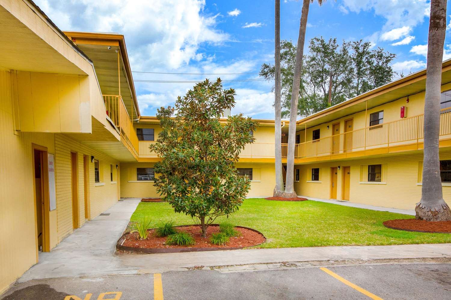 Rodeway Inn & Suites Houston near Medical Center 30/32