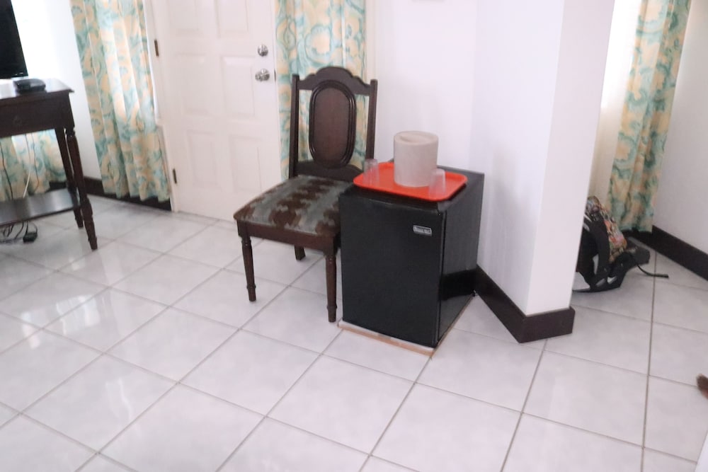 Pink Rock Bed & Breakfast 42/58