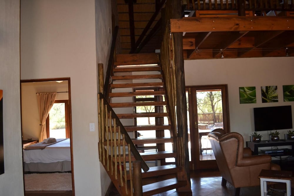 Makhato 84 Bush Lodge 24/45