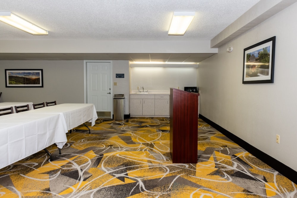 Twin Mountain Inn & Suites 62/71