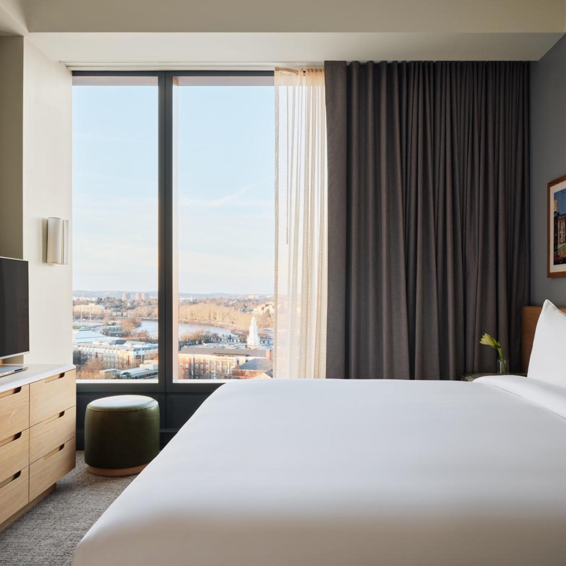 Tower, Suite