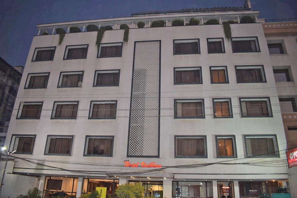 Vaibhav Hotel 6/46