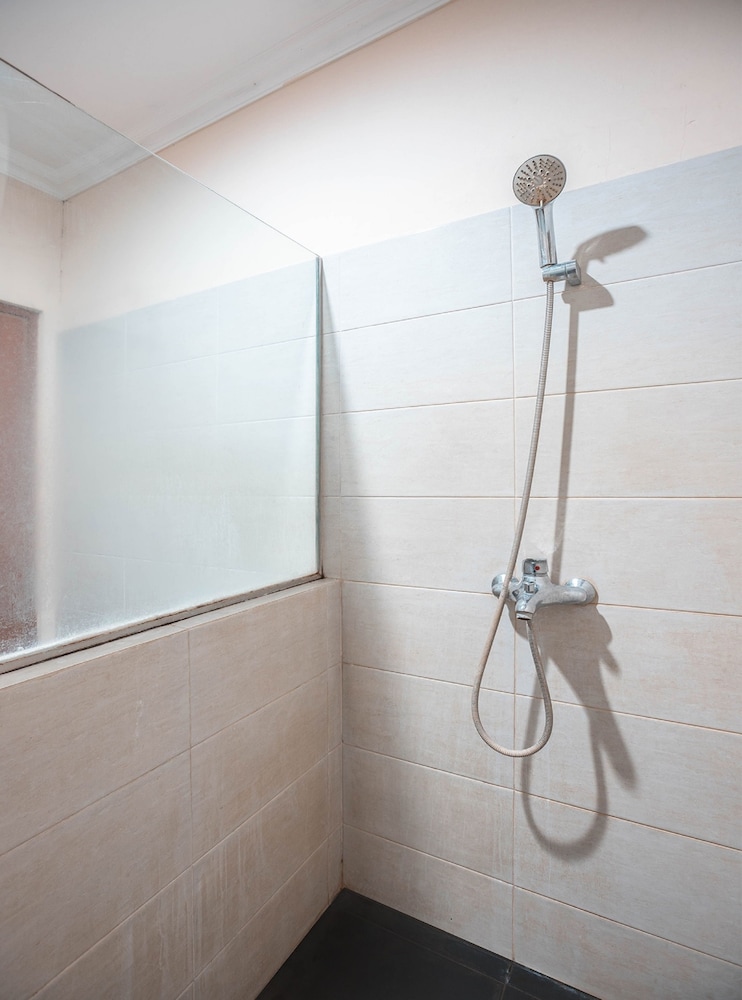 OYO 686 Bunga Karang Hotel 46/46