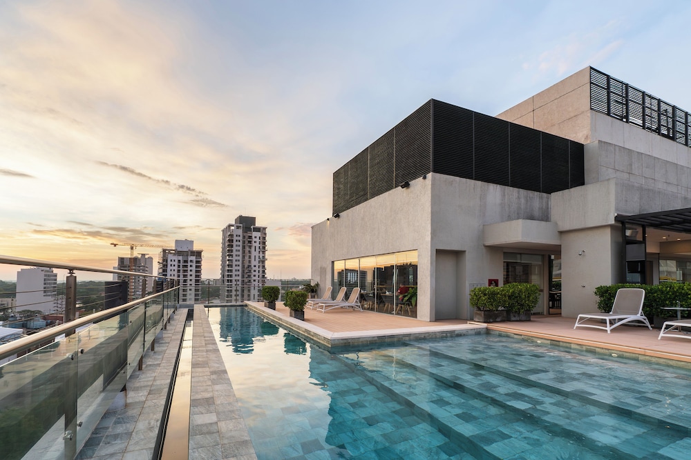 HUB HOTEL ASUNCIÓN 68/72