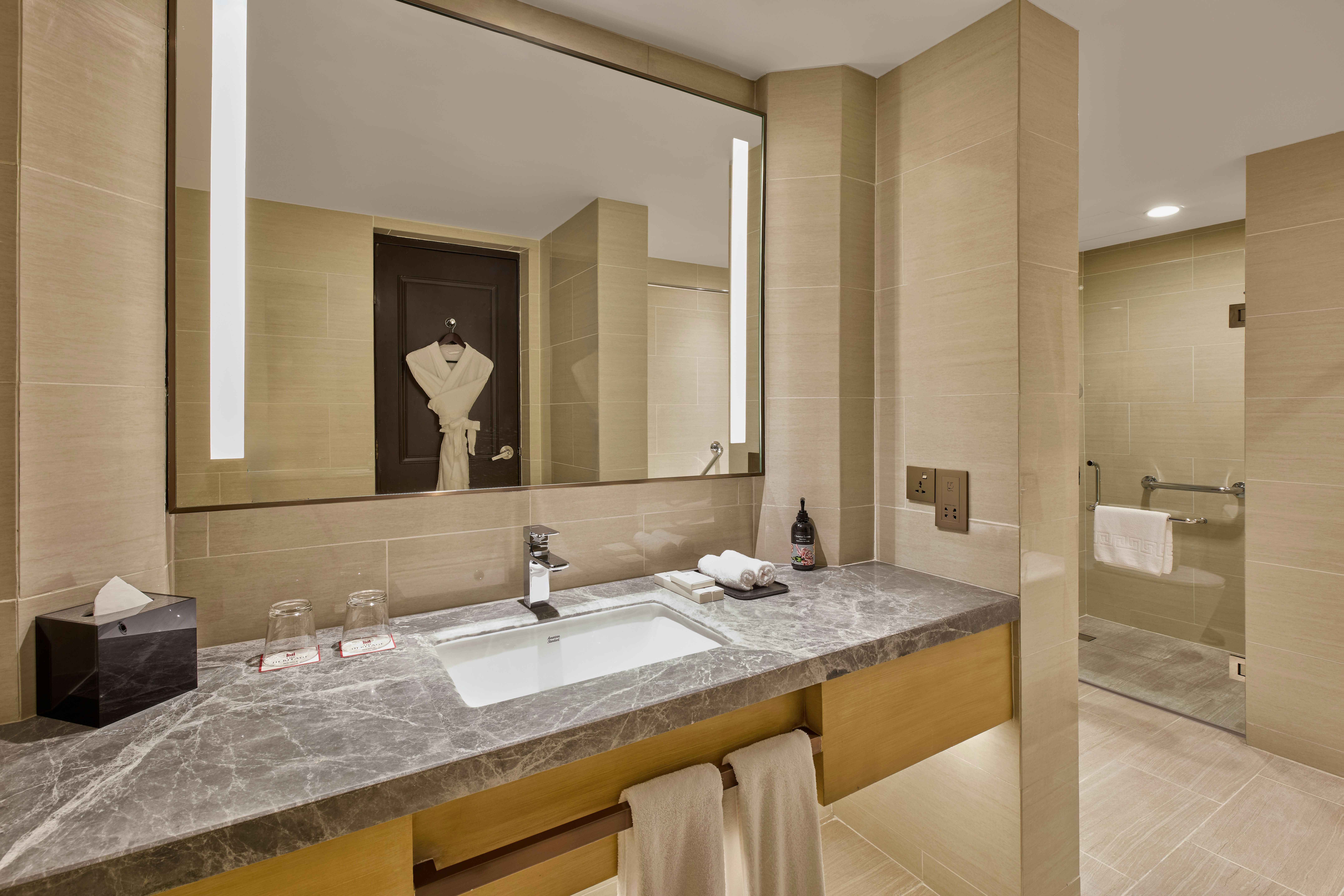 The Heritage Hotel Manila 100/100